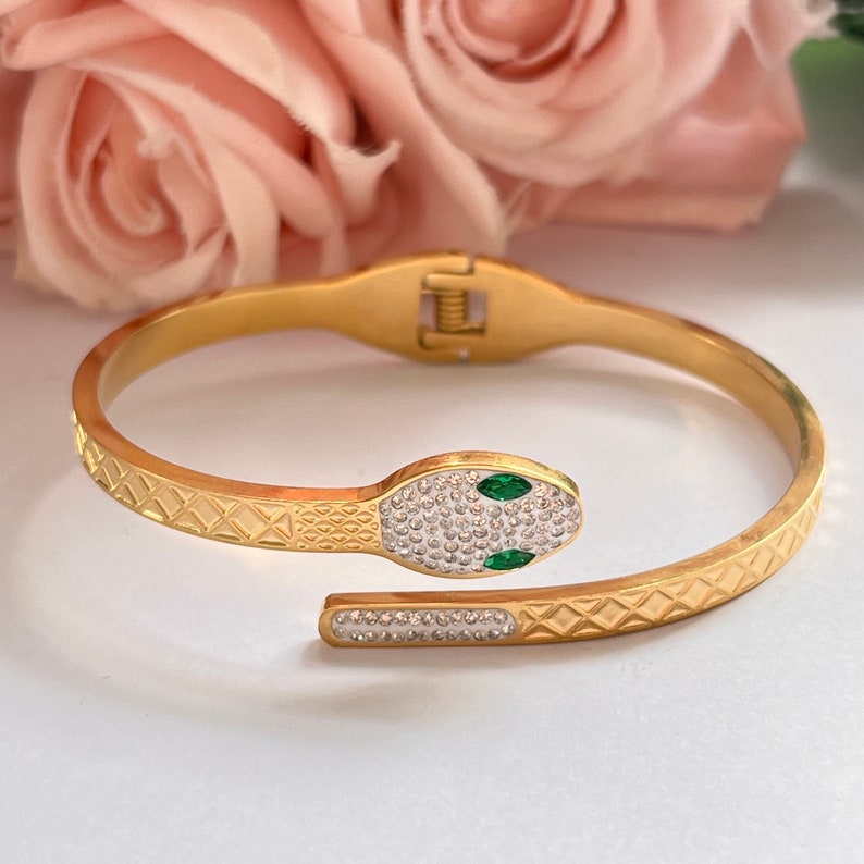 Green Diamanté Snake Snap Opening Bracelet