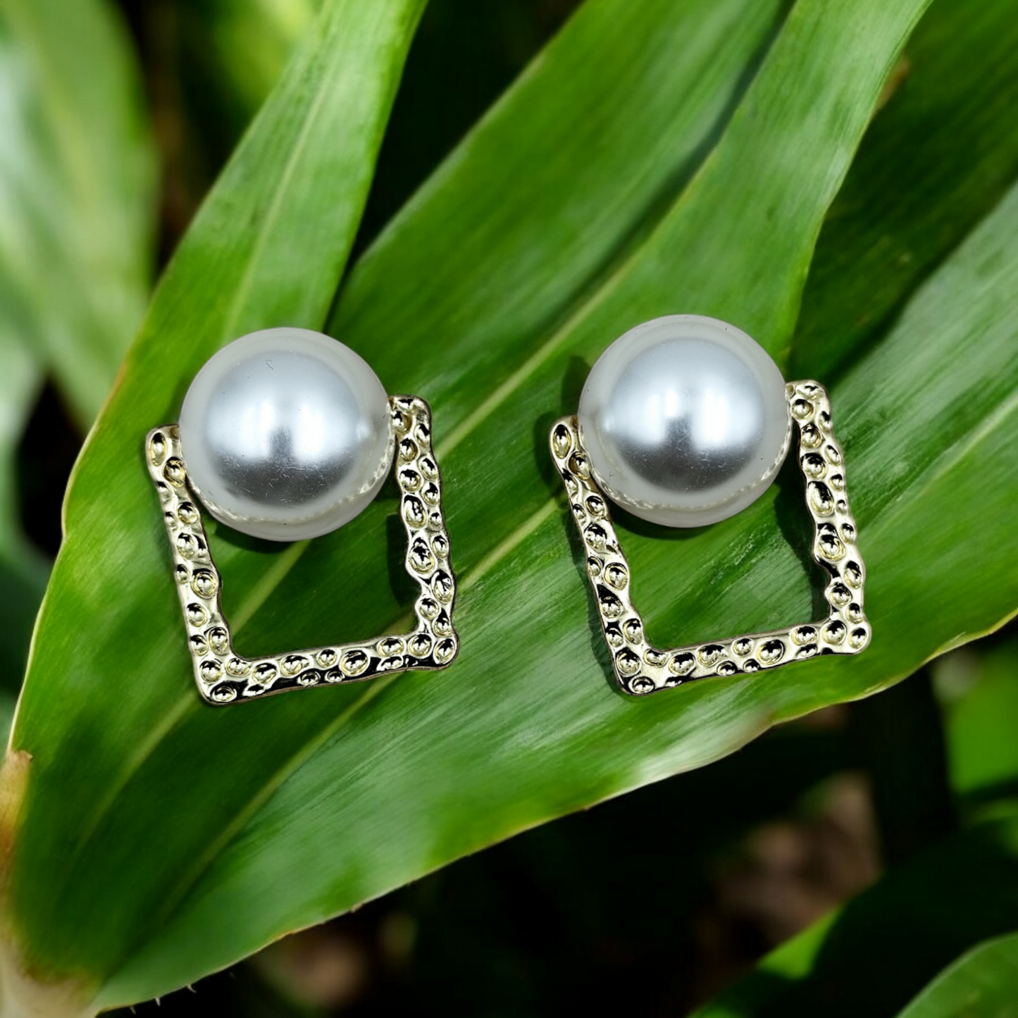 PEARL SQUARE EARRINGS